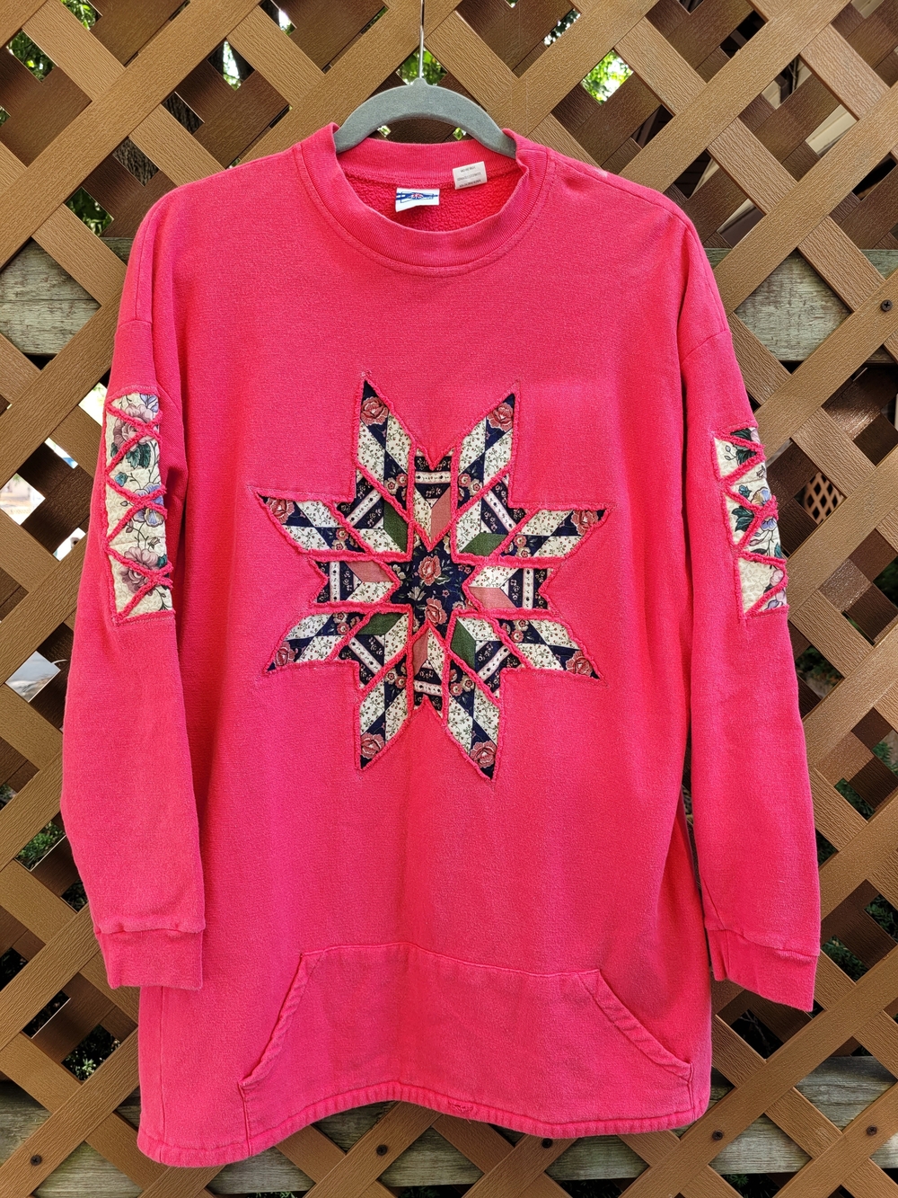 Grandmacore Vintage Pink Handmade Sweatshirt With Quilted Star Size Medium/large